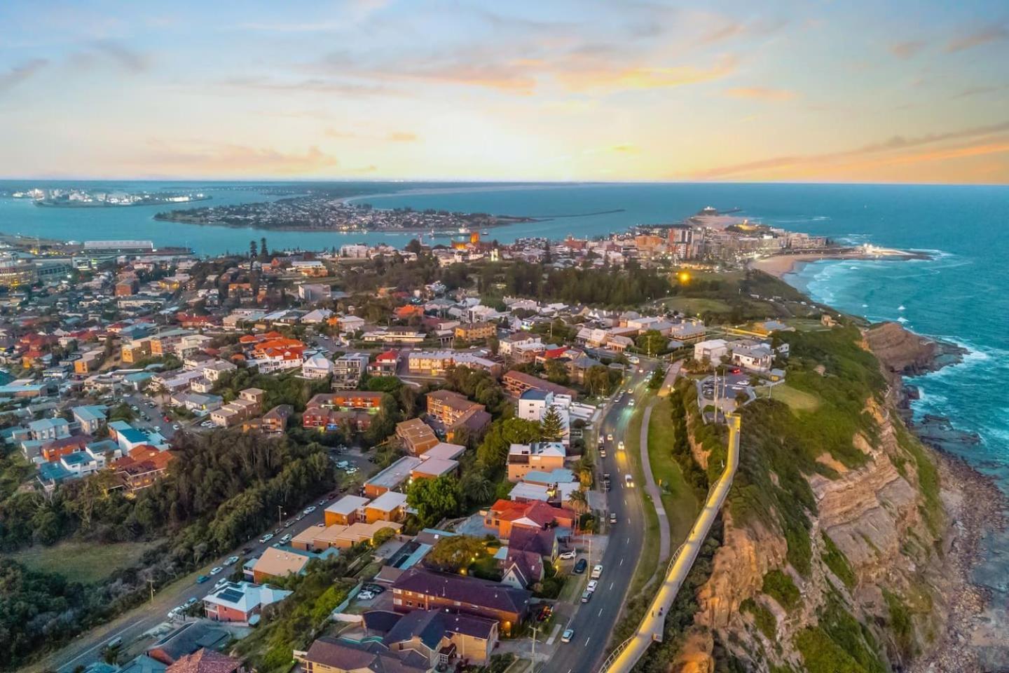 City Lights At The Hill - Newcastle Panoramas Villa Exterior photo