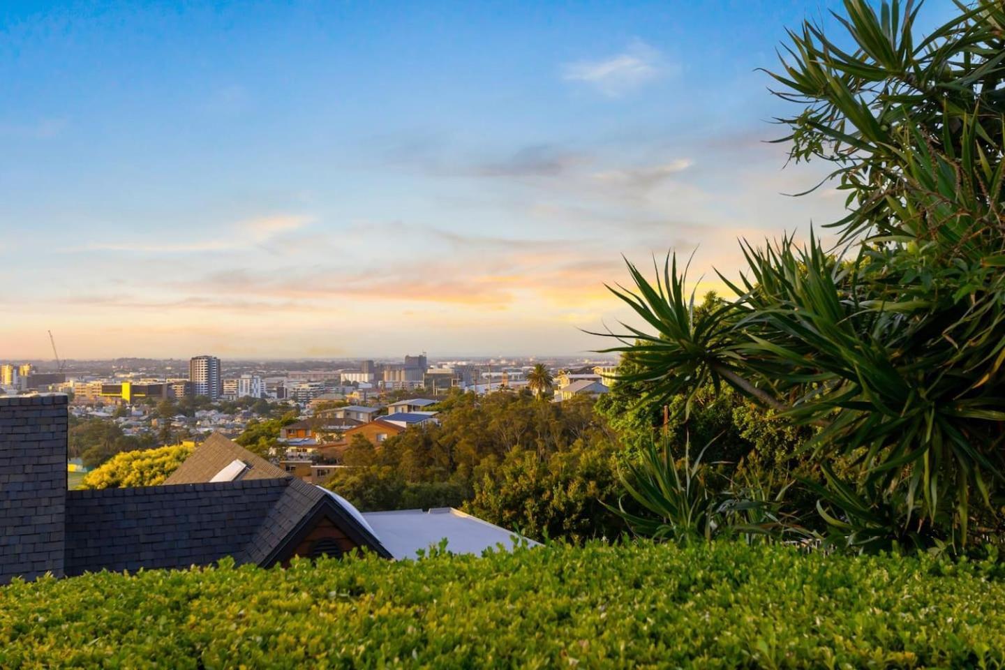 City Lights At The Hill - Newcastle Panoramas Villa Exterior photo